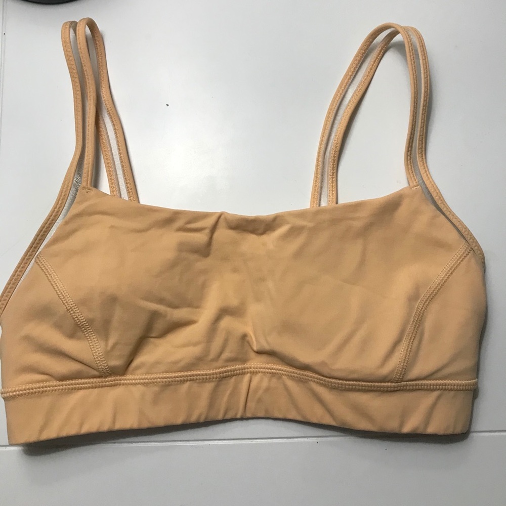 Lululemon sports bra size 4